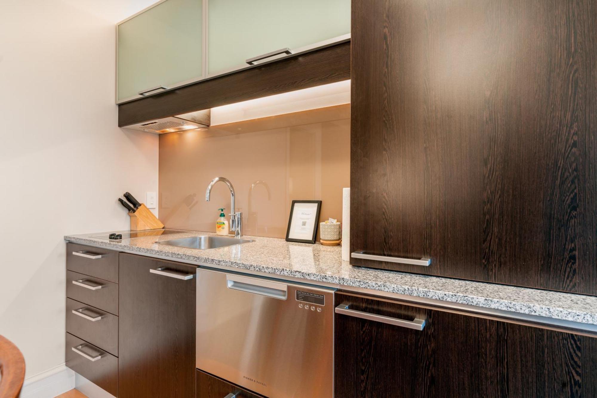 The Beacon - 2 Bedroom Town Center Apartment Queenstown Eksteriør billede
