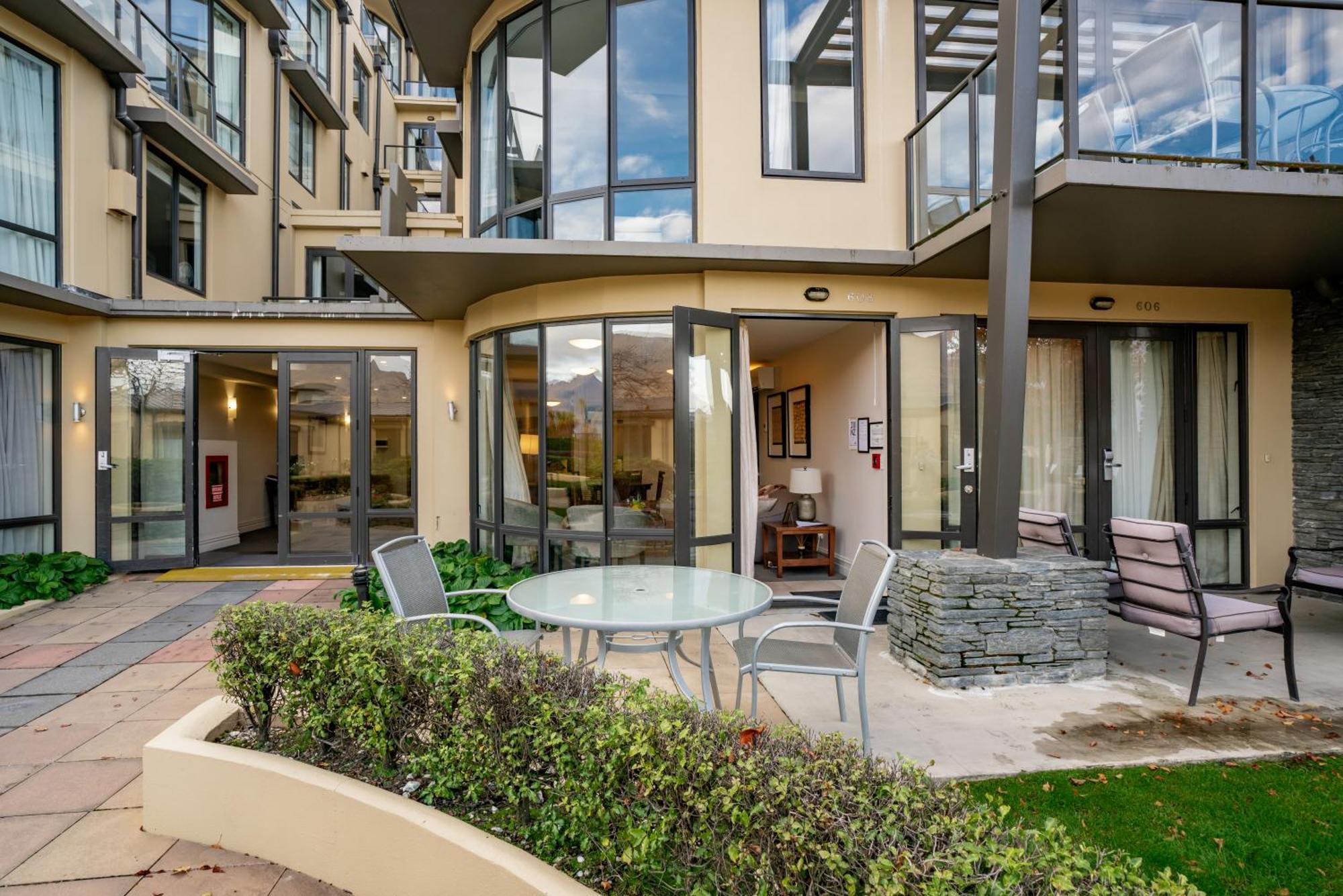 The Beacon - 2 Bedroom Town Center Apartment Queenstown Eksteriør billede